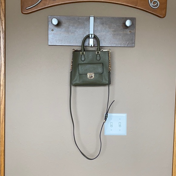 Michael Kors olive mini bag - Picture 4 of 7